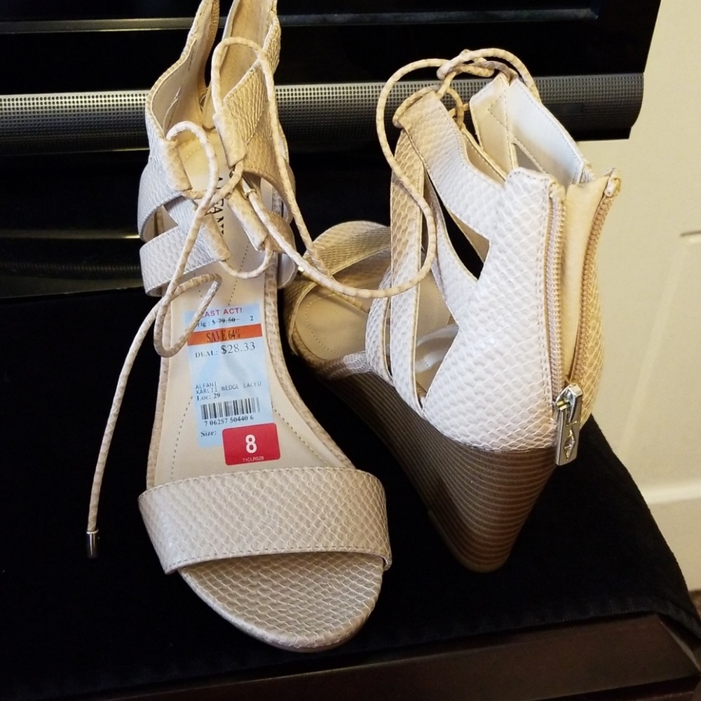 Women's Wedge